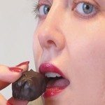 465423_eating_chocolate_8